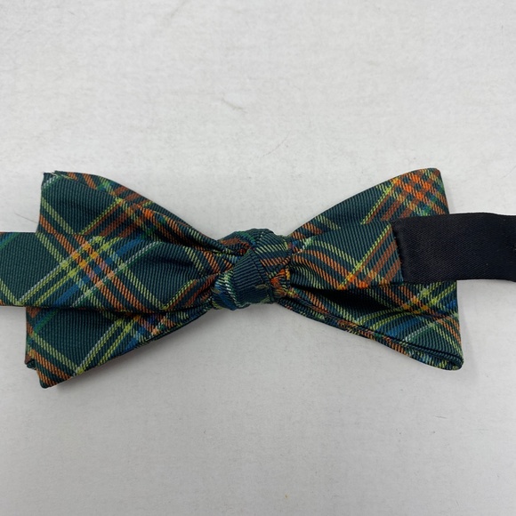 JF J. Ferrar Bow Tie Green Plaid - Picture 2 of 4